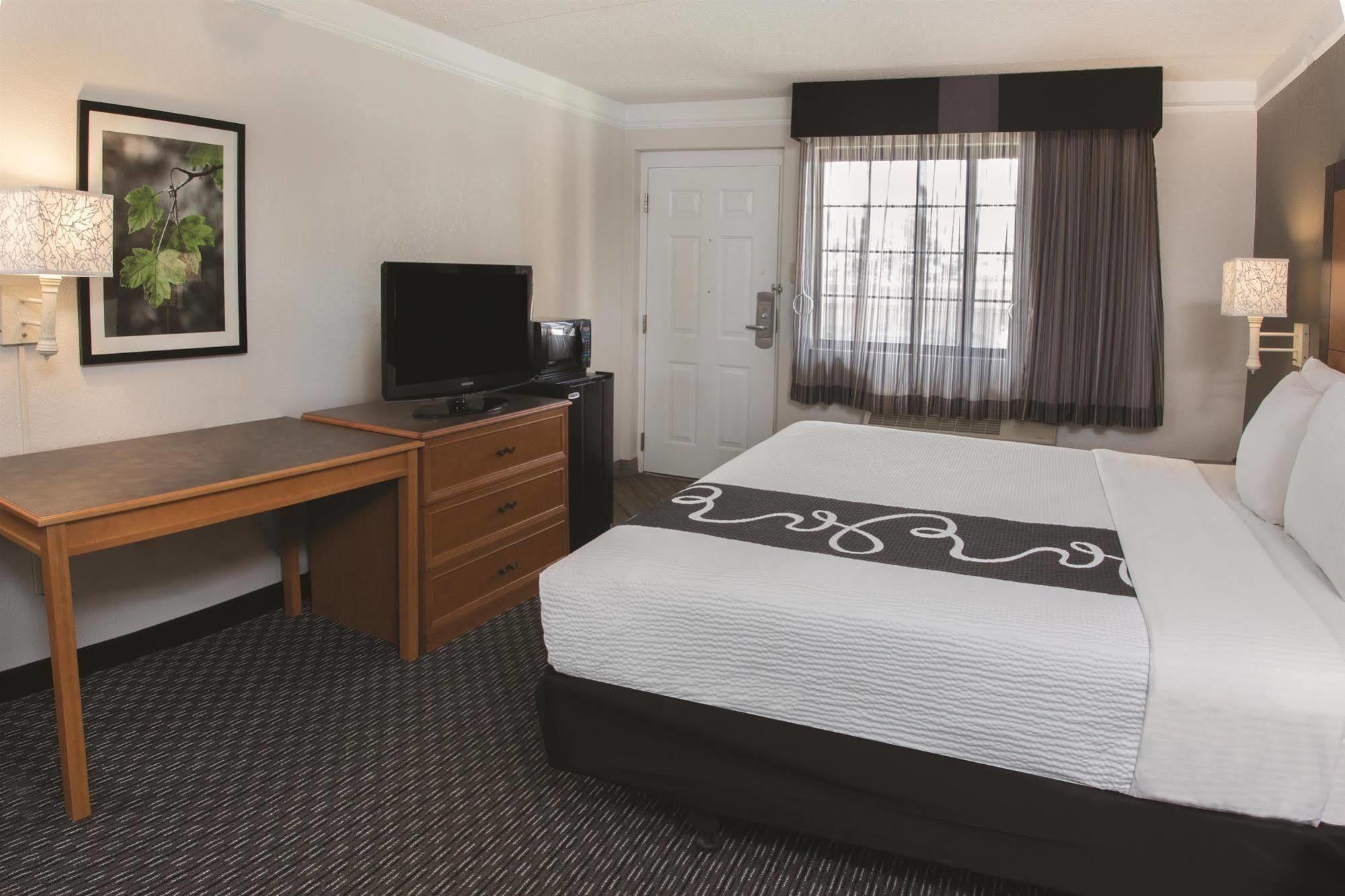 La Quinta By Wyndham Phoenix Mesa West Экстерьер фото
